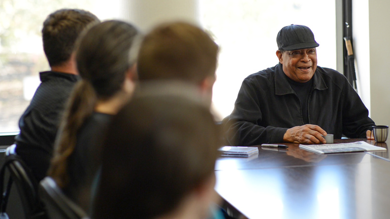 Al Jarreau talks to students
