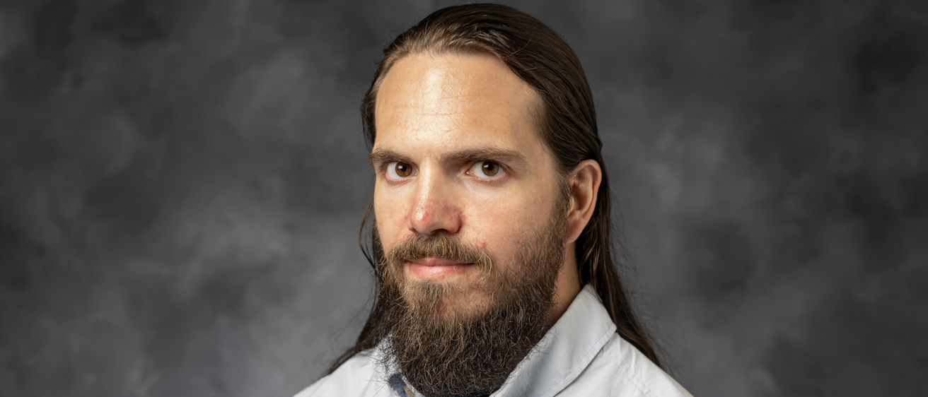 Headshot of Alex Pauls